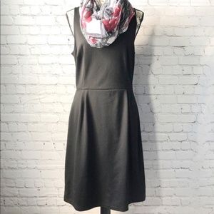 ⬇️ Old Navy Fit and Flare Little Black Dress